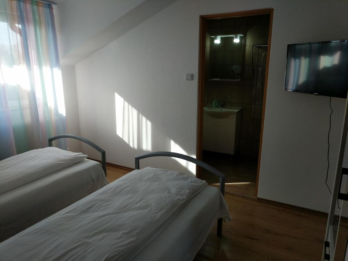 Pensiunea Vladut Timisoara Ngoại thất bức ảnh